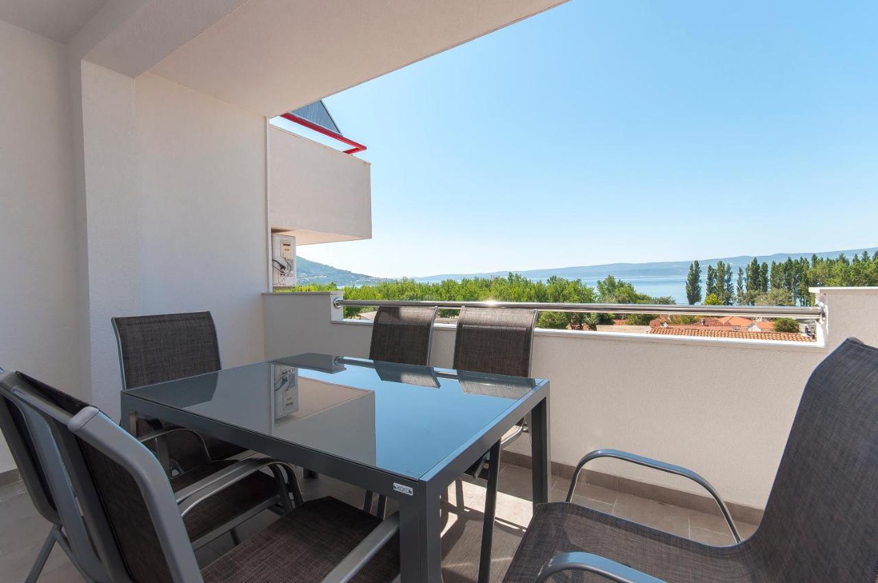 Apartman Mira- Омиш Экстерьер фото