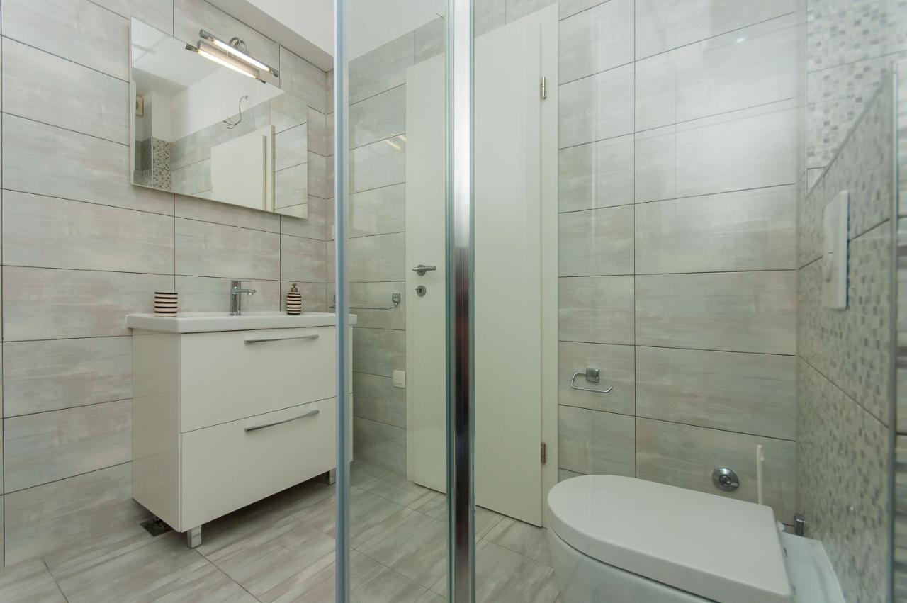 Apartman Mira- Омиш Экстерьер фото