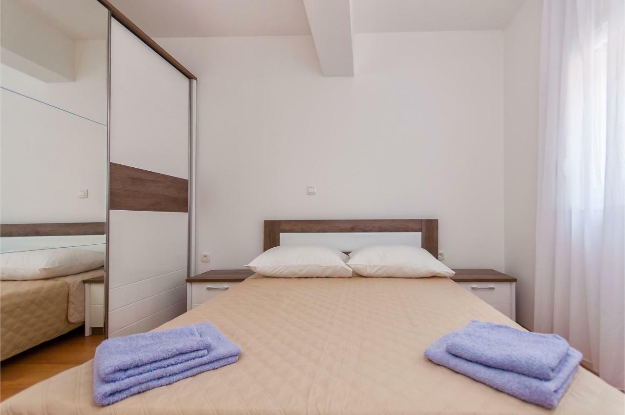Apartman Mira- Омиш Экстерьер фото